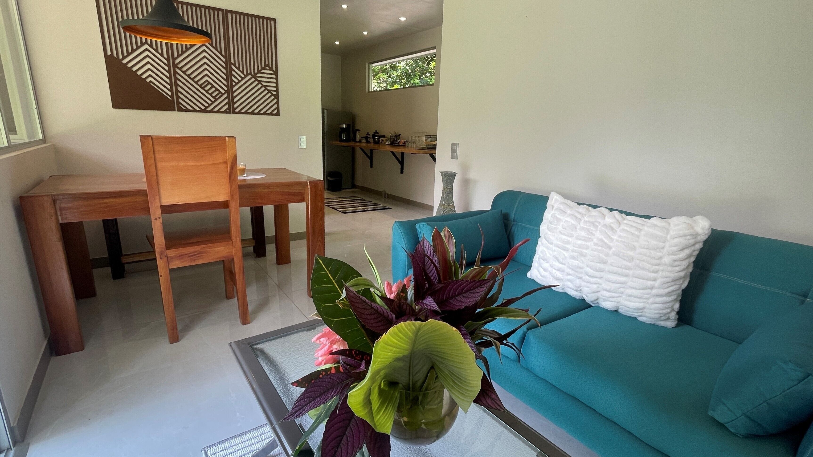 Comfort Suite | Living area | 27-inch Smart TV with digital channels, TV, Netflix