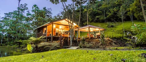 Literie de qualité supérieure, décoration personnalisée