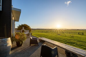 Exclusive House | Terrace/patio - Appleby House & Rabbit Island Huts (Richmond)