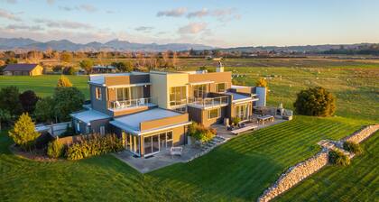 Appleby House & Rabbit Island Huts