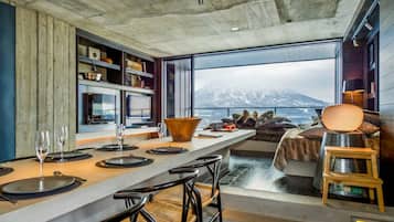 Luksussviitti, 3 makuuhuonetta | Ruokailu omassa huoneessa