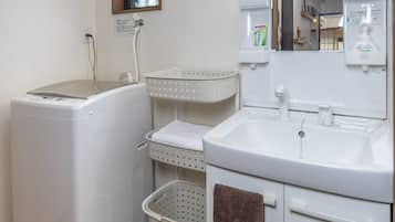 Casa familiar | Baño | Tina y regadera independientes y tina con aguas termales