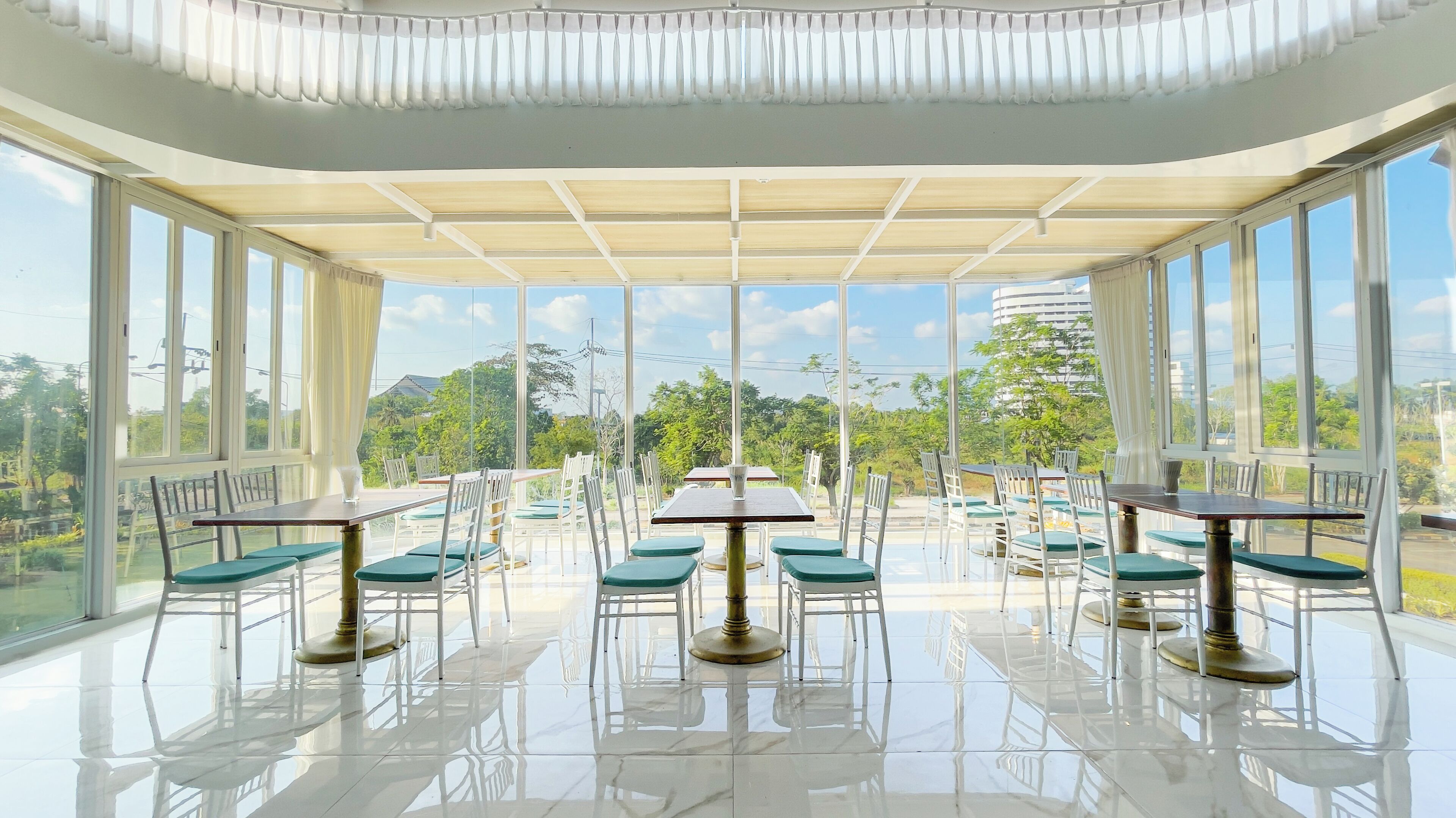 บริการอาหารเย็น, อาหารไทย