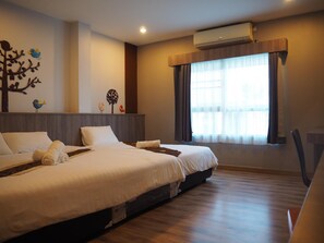 Desk, free WiFi - Hotel Le Lerts Living (Khon Kaen)