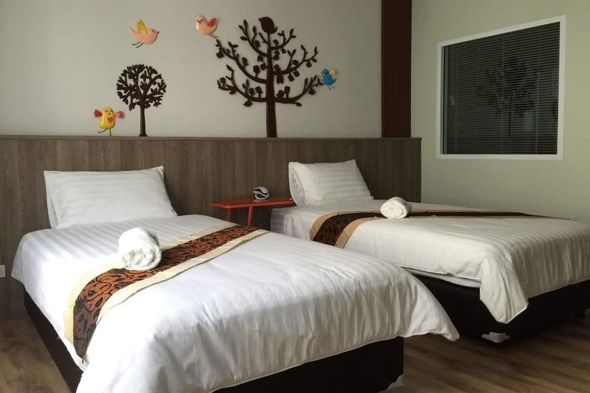 Habitación Deluxe con 2 camas individuales | Escritorio y wifi gratis