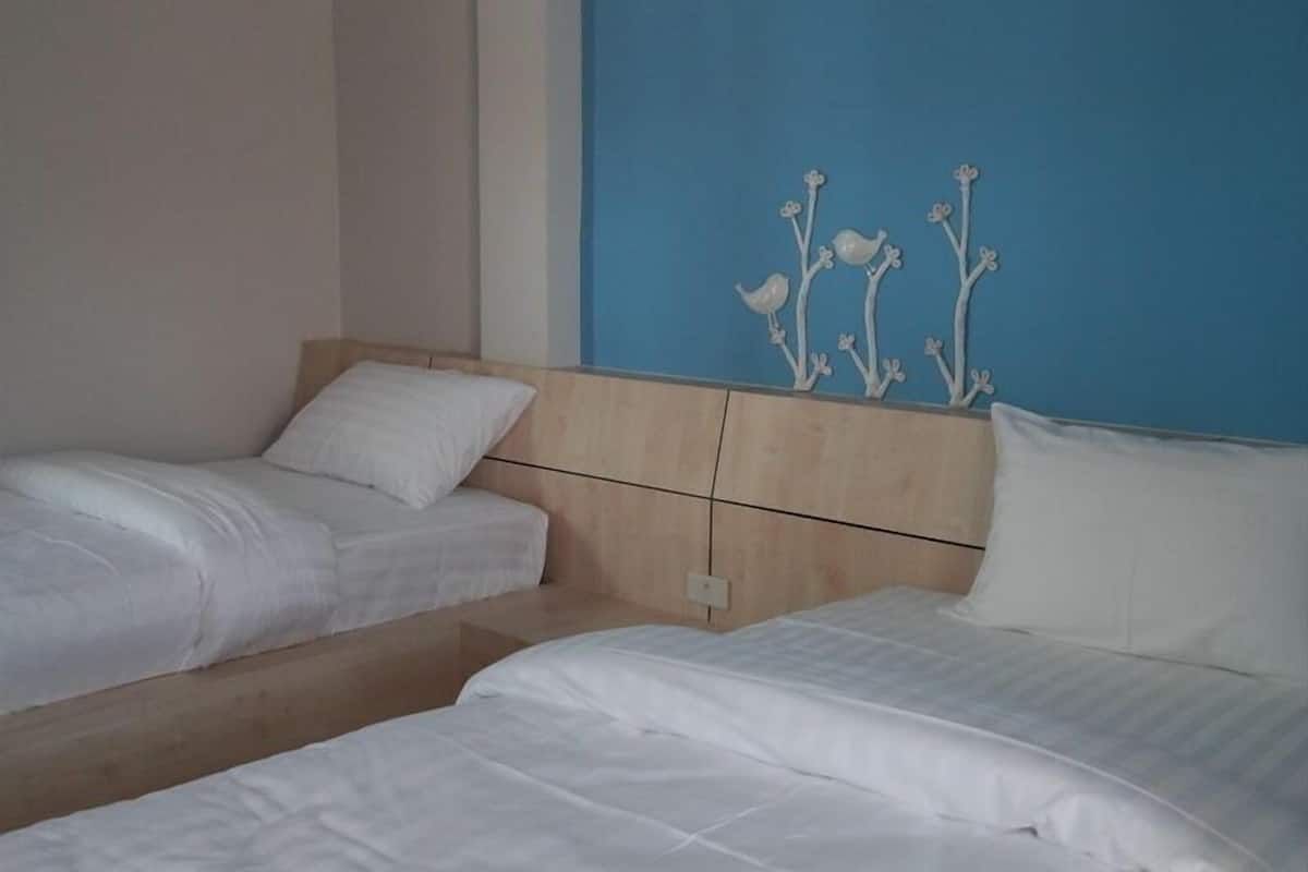 Habitación estándar con 2 camas individuales | Escritorio y wifi gratis