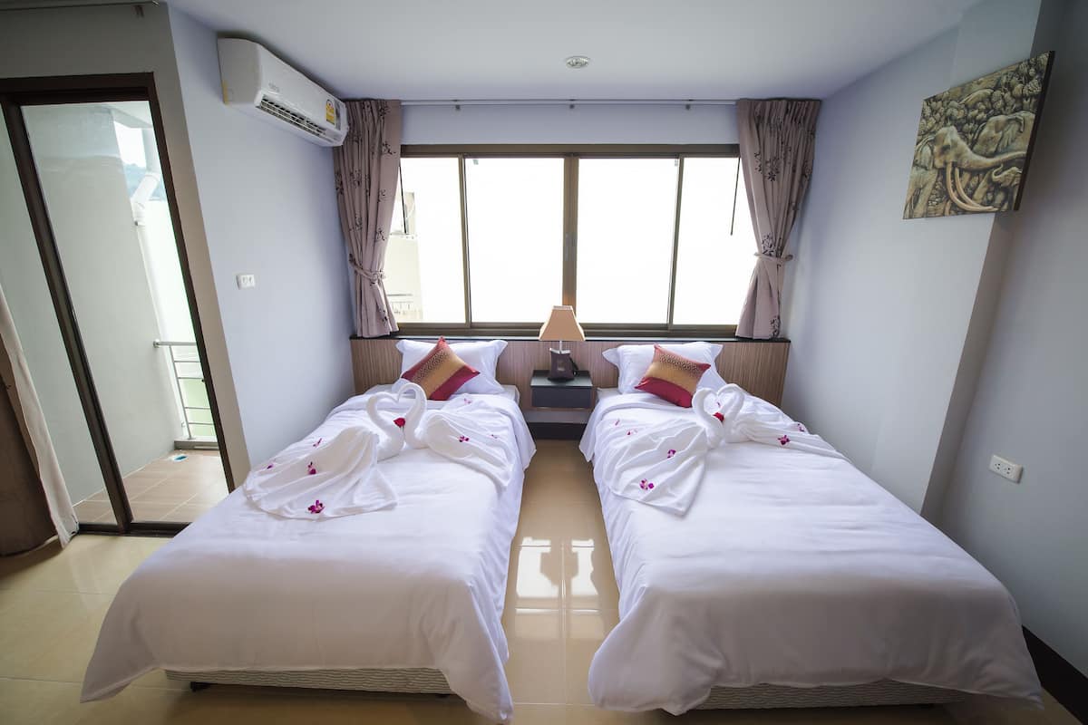 Standard Room | Minibar (free items), in-room safe, WiFi (free)