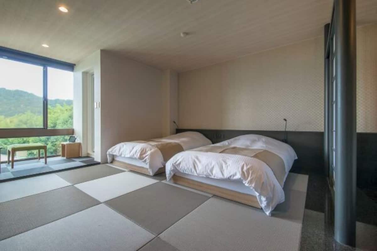 خزنة داخل الغرفة وواي فاي مجانًا