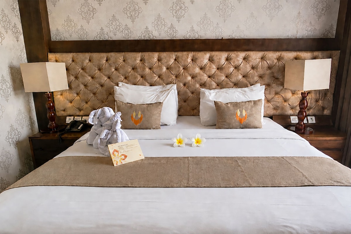 Suite | Minibar, in-room safe, desk, laptop workspace