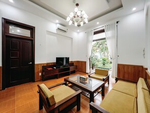 Family Villa | Iron/ironing board