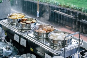 Desayuno completo incluido todos los días 