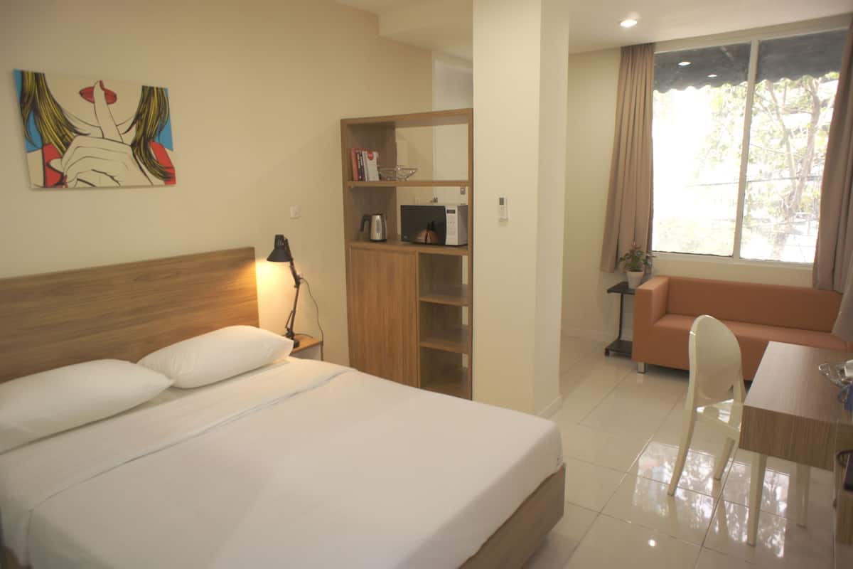 Executive Double Room, 1 Katil Ratu (Queen) | Bar mini, meja, Wi-fi percuma