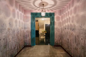 Interior entrance - Clove Villa (Kandy)