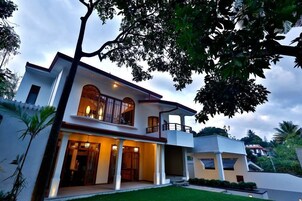 Fachada de la propiedad