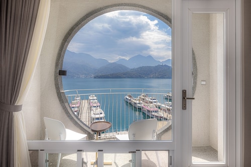 Sun Moon Lake Apollo Resort Hotel