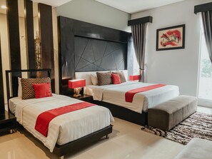 Executive Studio Suite - Prima Sr Hotel & Convention (Sleman)