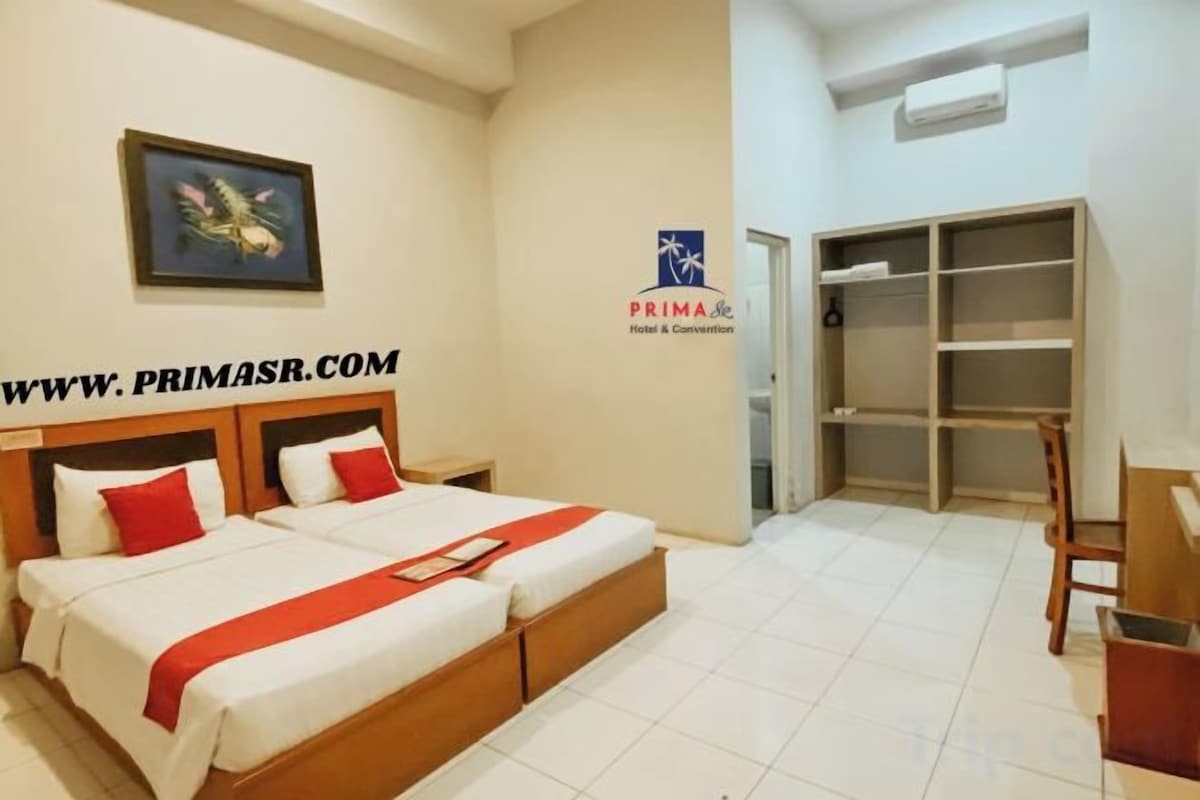 Premium bedding, desk, soundproofing, free WiFi