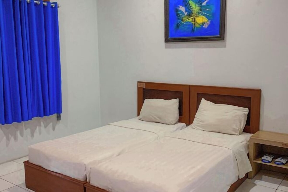 Premium bedding, desk, soundproofing, free WiFi