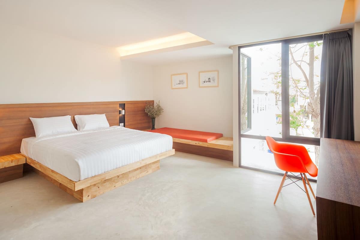 Deluxe C | Free WiFi, bed sheets