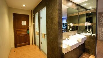 Family Room | Bathroom | Shower, slippers