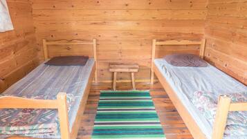 ทราดิชันนัลคอทเทจ, ห้องน้ำรวม | ตู้นิรภัยในห้องพัก, โต๊ะทำงาน