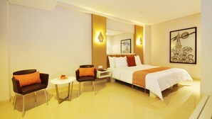 Premium bedding, in-room safe, WiFi (free), individually decorated