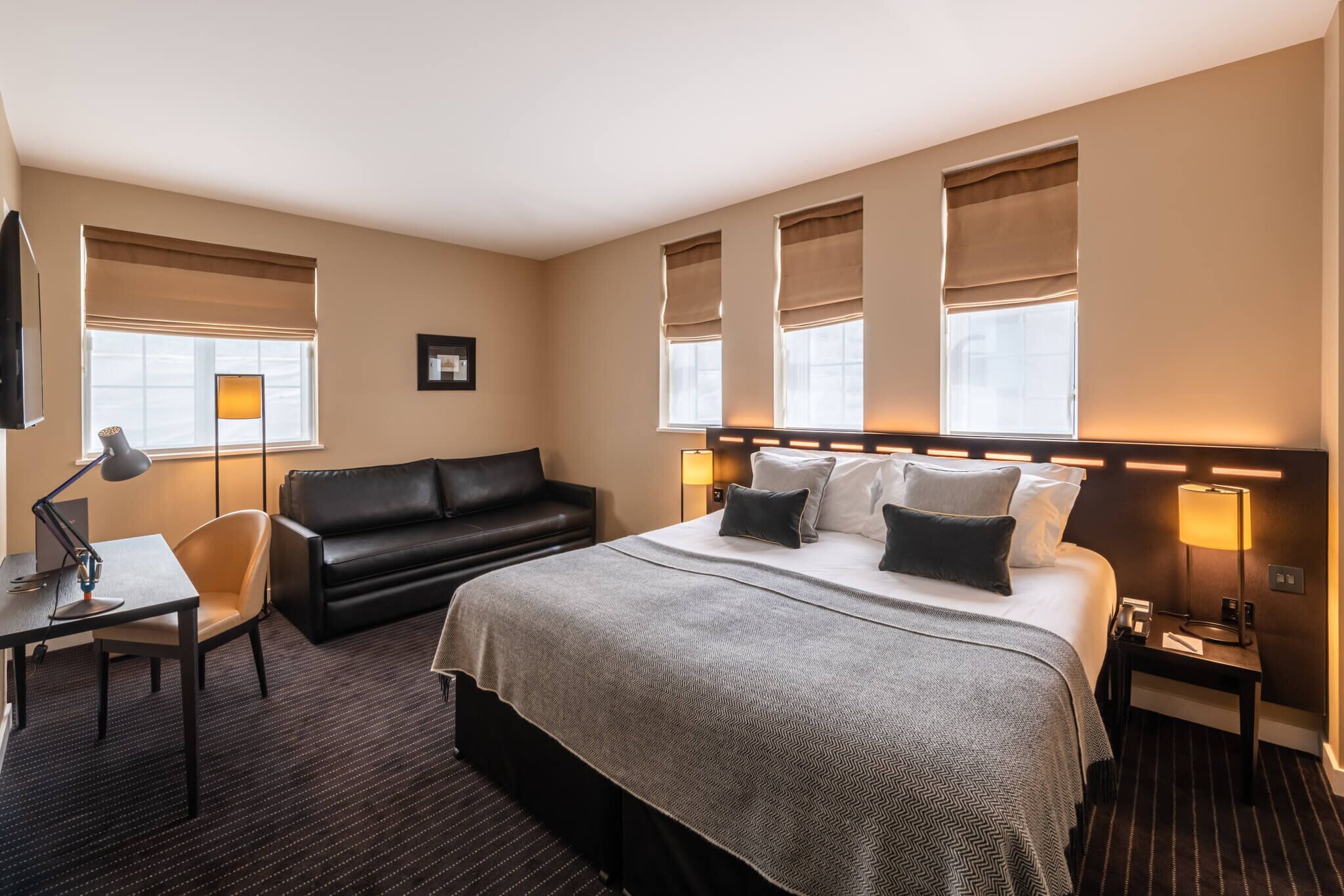 deluxe double room (king bed) | in-room safe, desk, soundproofing, iron/ironing board