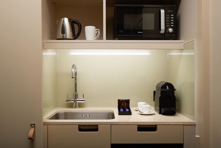 The Resident Victoria - view 2