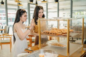Breakfast, lunch, dinner and brunch served  - The Park Hotel (Phitsanulok)