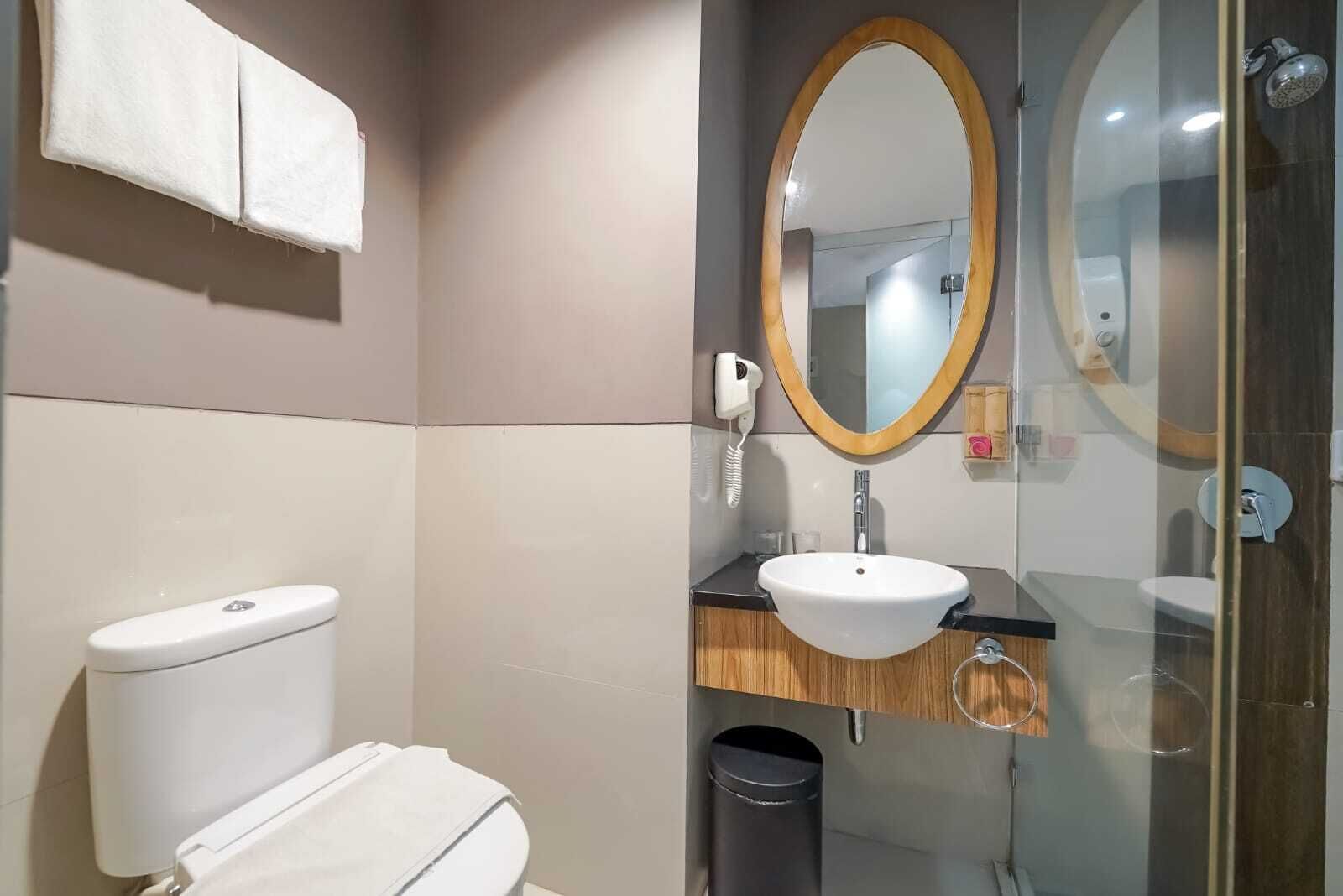 shower, free toiletries, slippers, bidet