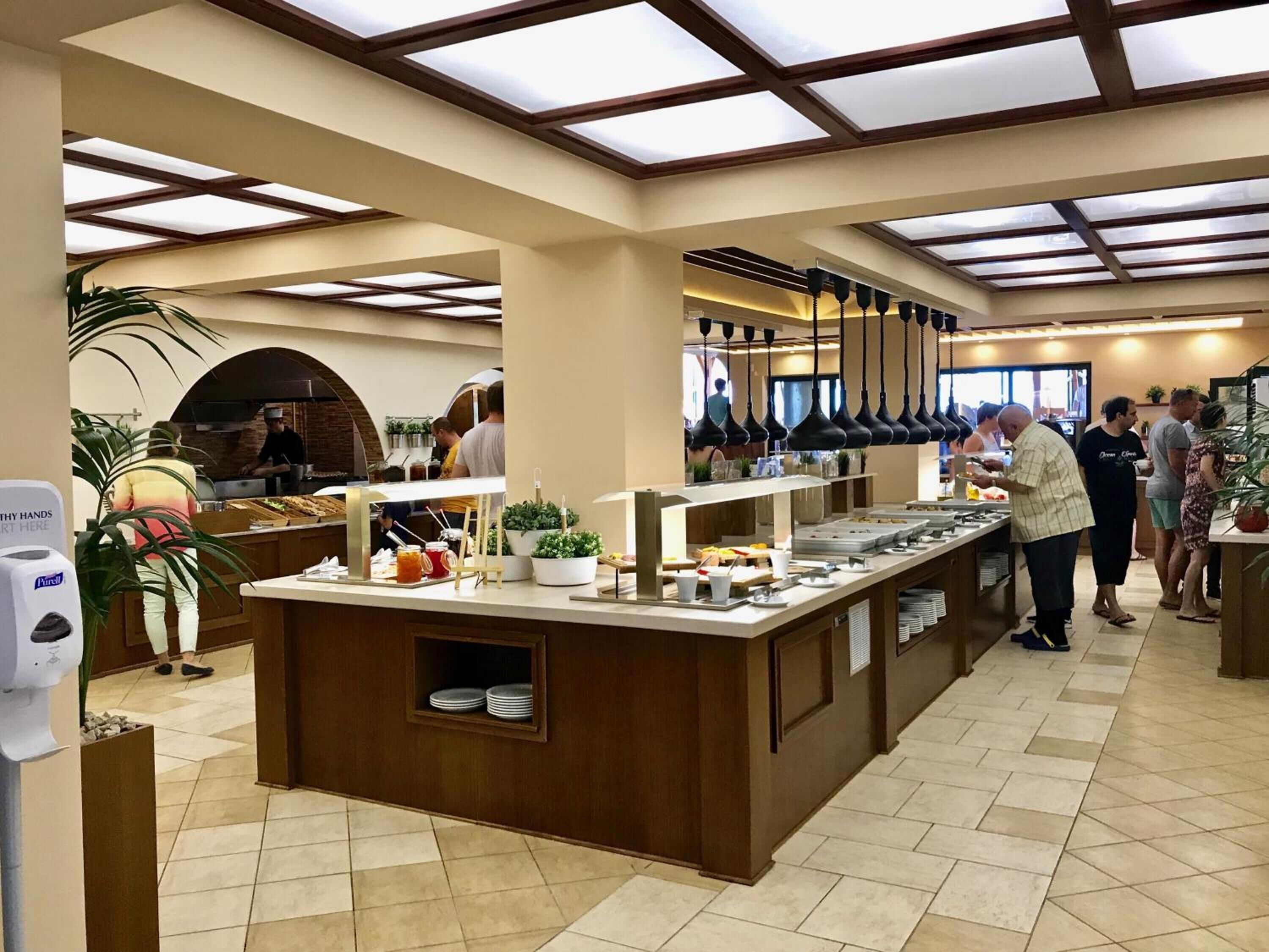 lunch and dinner served