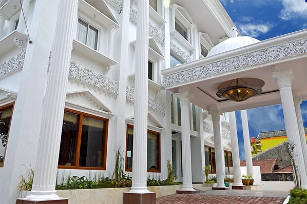 Fachada de la propiedad