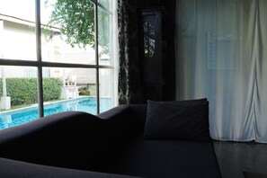 Individually decorated, individually furnished, desk, rollaway beds - Cabine De Plage (Sattahip)