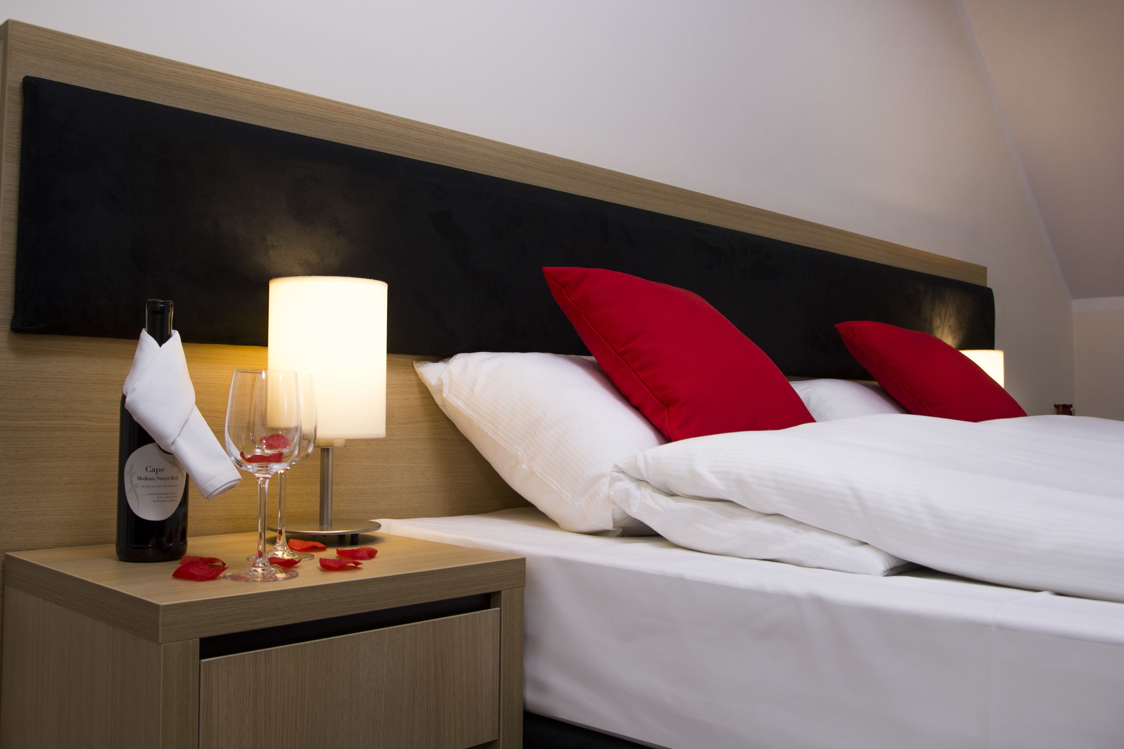 studio | premium bedding, minibar, desk, blackout curtains