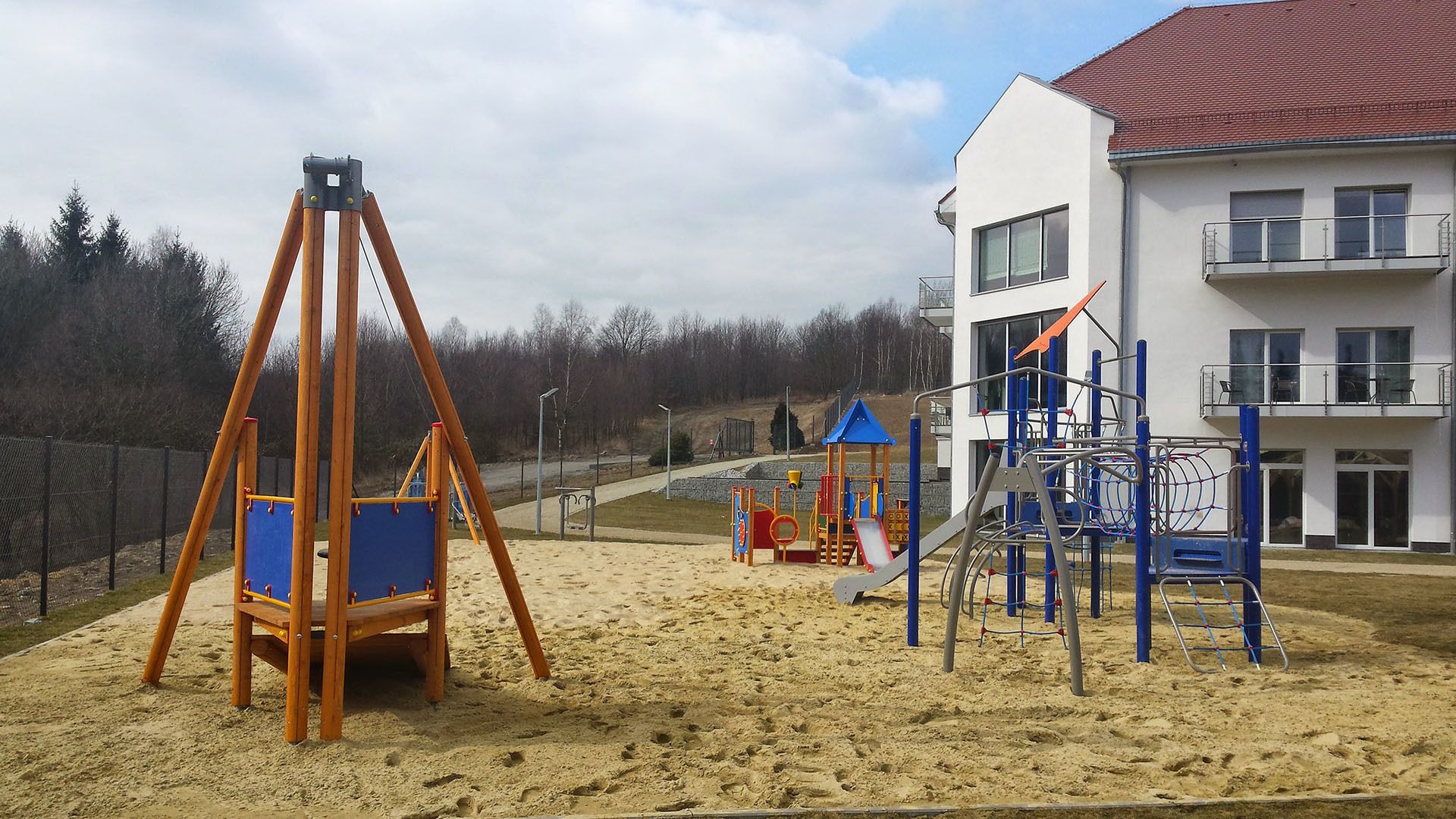 children’s play area – outdoor