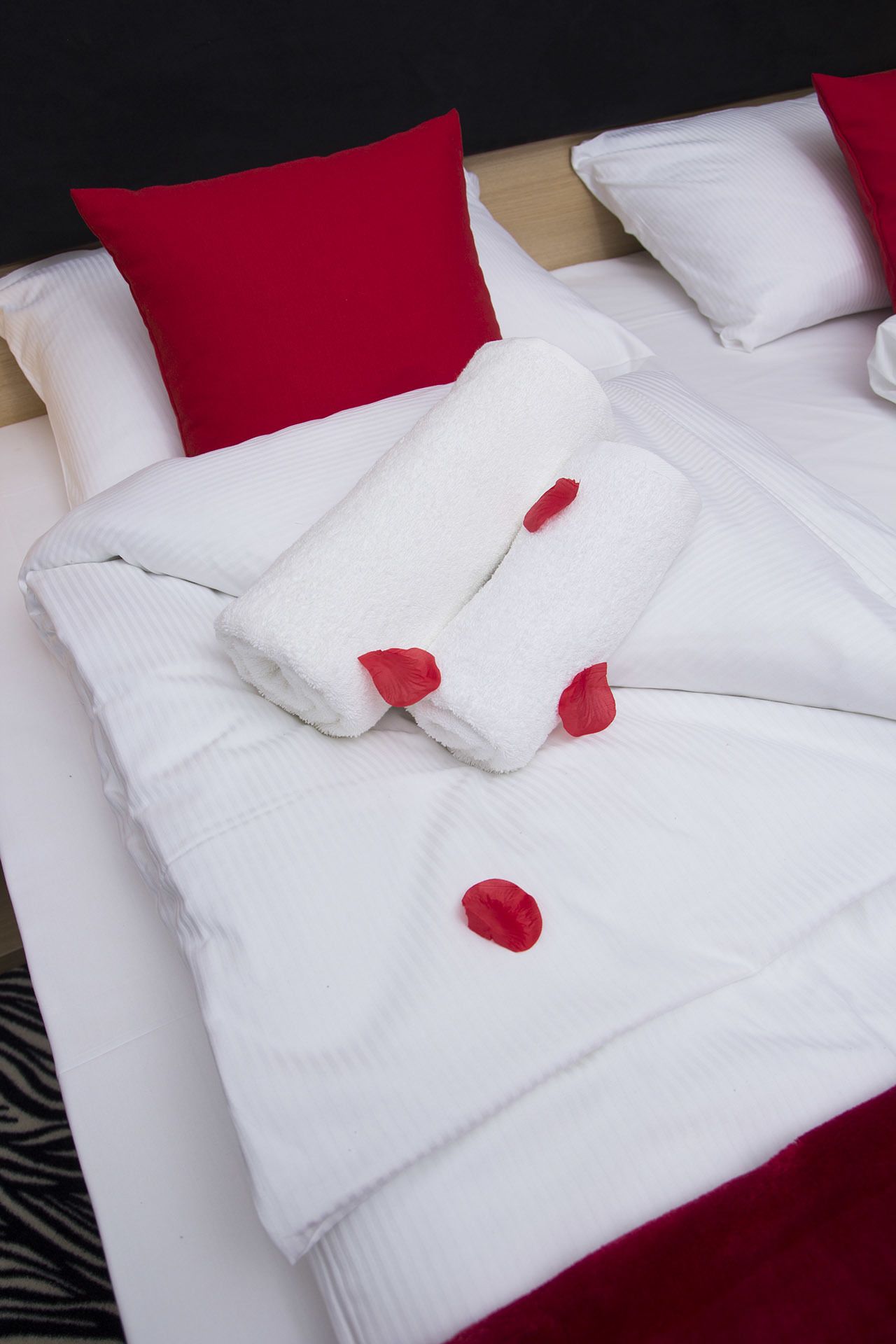 premium bedding, minibar, desk, blackout curtains