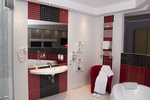 Studio | Salle de bain | Articles de toilette (gratuits), séchoir à cheveux, serviettes fournies