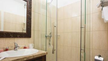 Standard Double Room | Bathroom | Shower, free toiletries, hair dryer, bathrobes