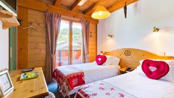 Double Room, Balcony | Desk, cots/infant beds, free WiFi