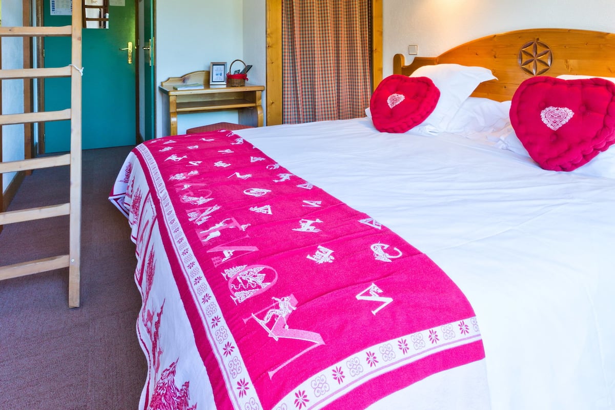 Desk, cots/infant beds, free WiFi