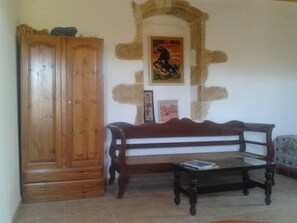 Interior - Tsikalaria Traditional Stone House (Kissamos)