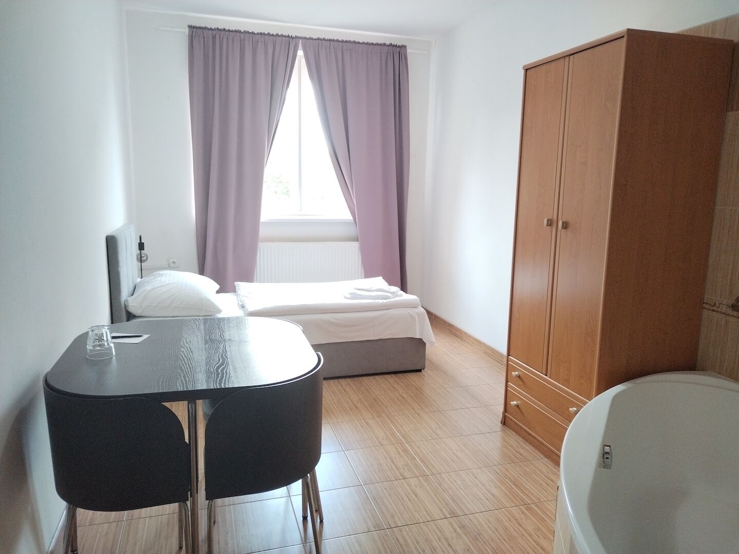 Economy Single Room | Free WiFi, bed sheets