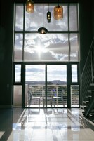 高档床上用品、客房内保险箱、办公桌、熨斗/熨板