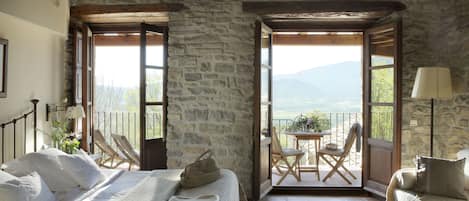 Habitación doble superior | Caja de seguridad en la habitación, escritorio, insonorización y cunas