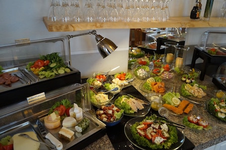 Desayuno buffet. Hotel Villa Undine