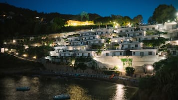 Façade de lâhĂ©bergement - soirĂ©e/nuit