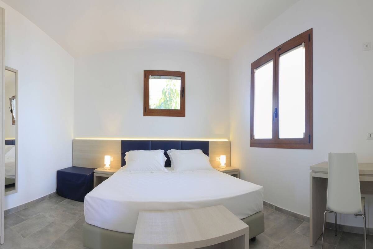 Premium bedding, in-room safe, desk, rollaway beds (surcharge)