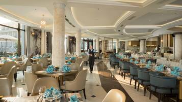 Päivittäinen buffetaamiainen (450000 VND per henkilö)