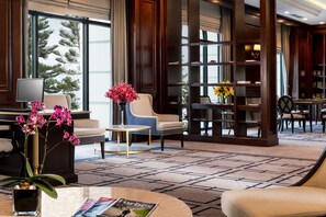 Business center - Vinpearl Resort & Spa Ha Long  (Ha Long)