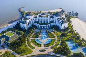 Exterior - Vinpearl Resort & Spa Ha Long  (Ha Long)